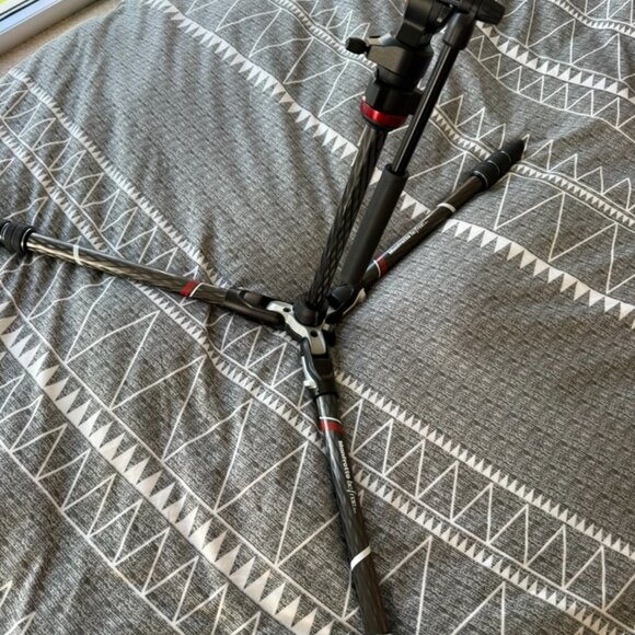 Manfrotto Befree Live Carbon Fiber Tripod Kit with Fluid Video Head - Picture 6 of 6